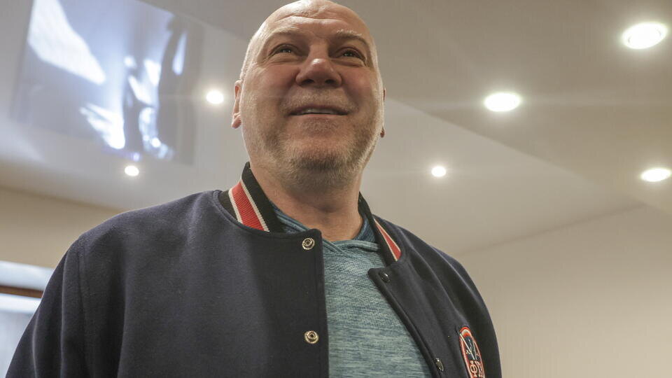     Чемпионы мира по хоккею Николишин и Денисов внесены в базу "Миротворца" Михаил Синицын/ТАСС