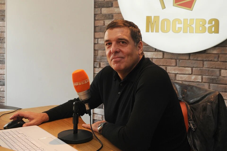Александр Любимов