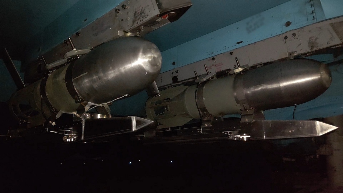    Экипаж Су-34 нанёс в ночное время удар по скоплению техники ВСУ в зоне ответственности группировки «Восток».