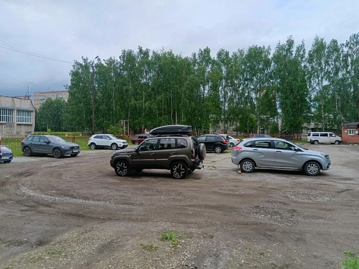    Так выглядит автостоянка «Спортивная» на улице Молодежной в Ижевске   udm-info.ru