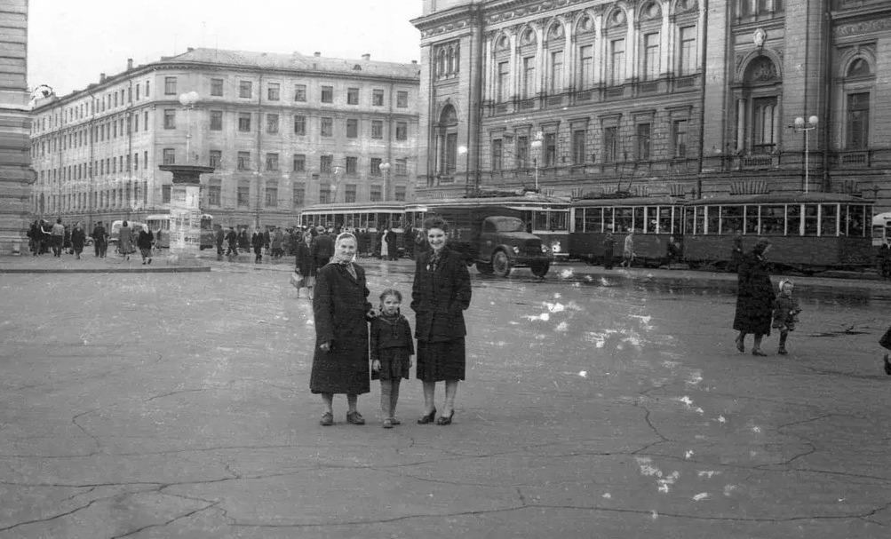 Улица Глинки, 1957, все фото в статье с сайта pastvu.com
