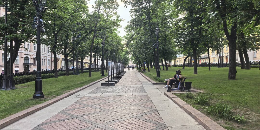 Никитский бульвар Москвы: гуляем и рассматриваем архитектуру