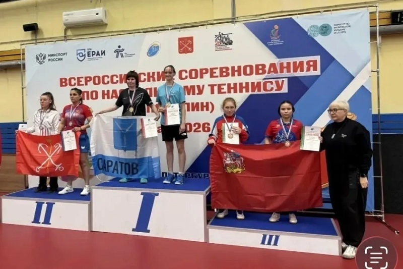    Награждение призеров в женском парном разряде. Крайняя слева — Виктория Минаева admin