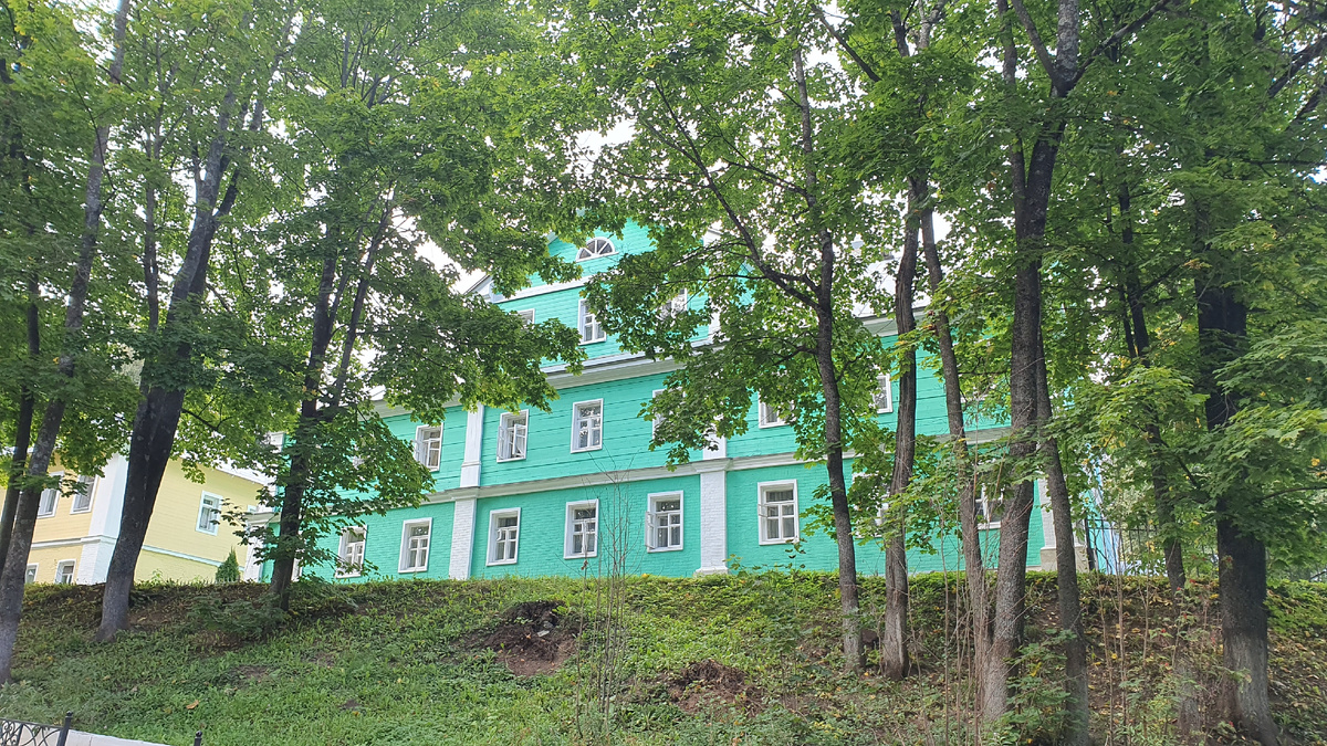 Монастырская гостиница "Сторожа"