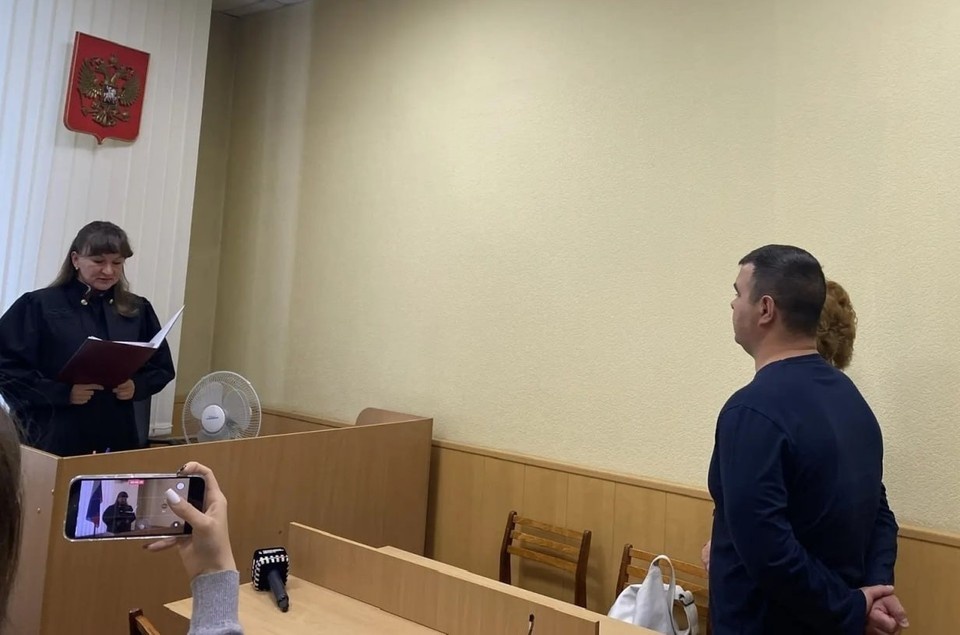    Экс-преподаватель вымогал взятки у студентов через фейковый аккаунт в мессенджере. Фото: Железнодорожный районный суд Екатеринбурга