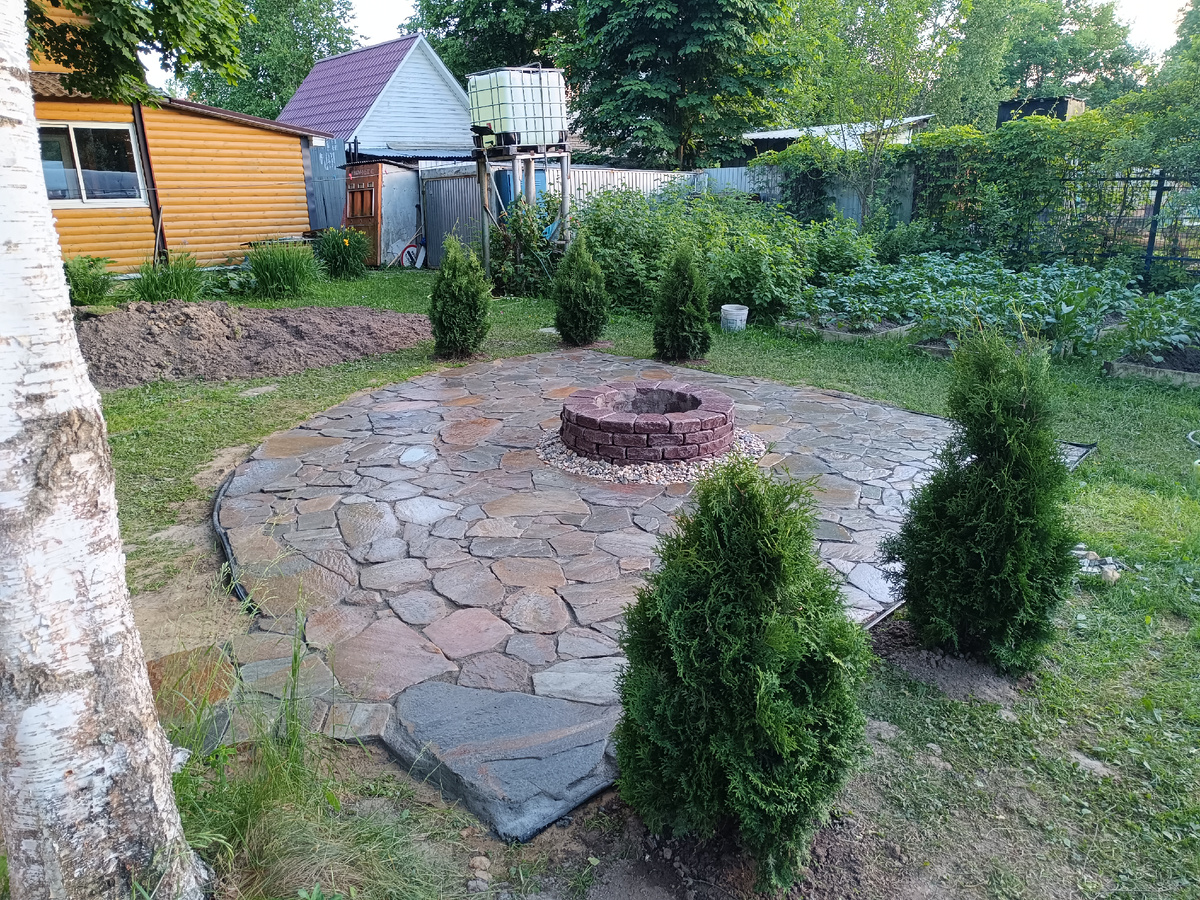 Красивый камушек.