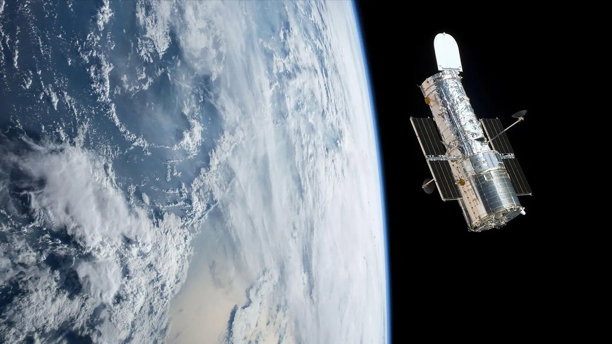    Если орбиту Hubble не поднять, телескоп сгорит в атмосфере примерно в 2033 году