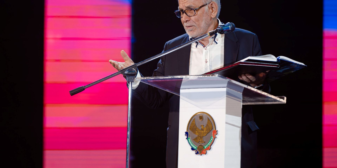 Гаджиев: "Газизов пришёл к нам испачканный"