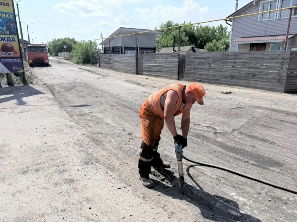    Текущий ремонт дорог в Барнауле. Источник: barnaul.org