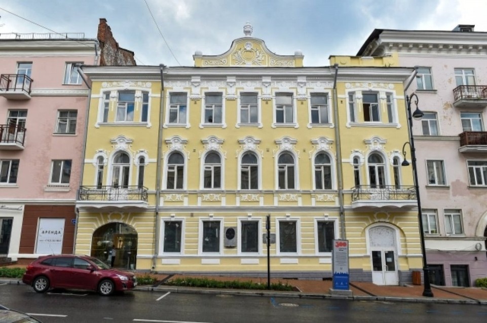    Здание бывших "Королевских номеров". Николай ОБЕРЕМЧЕНКО