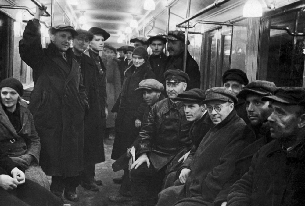 Московские рабочие, 1930-е годы. фото из rg.ru