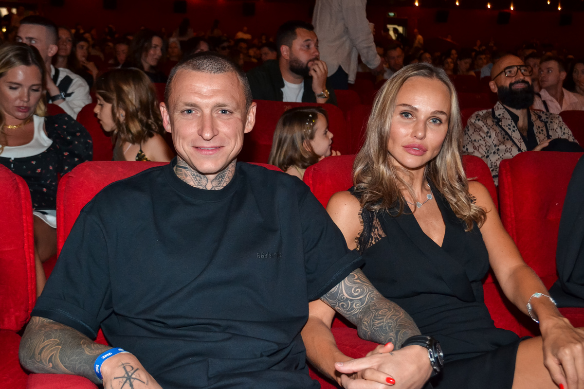    Футболист Павел Мамаев и его супруга Надежда Санько. Фото: КП/Даниил Опарин