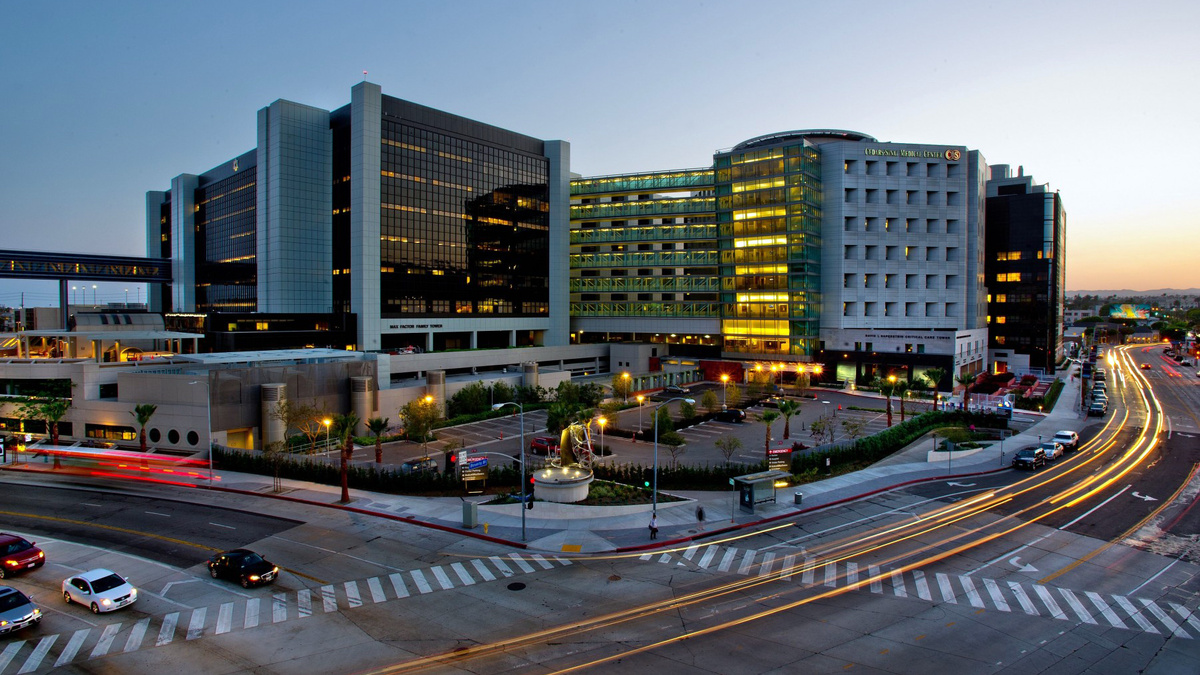 «Седарс-Синайский медицинский центр» (англ. Cedars-Sinai Medical Center) — многопрофильный научно-исследовательский академический медицинский центр в Лос-Анджелесе (США).