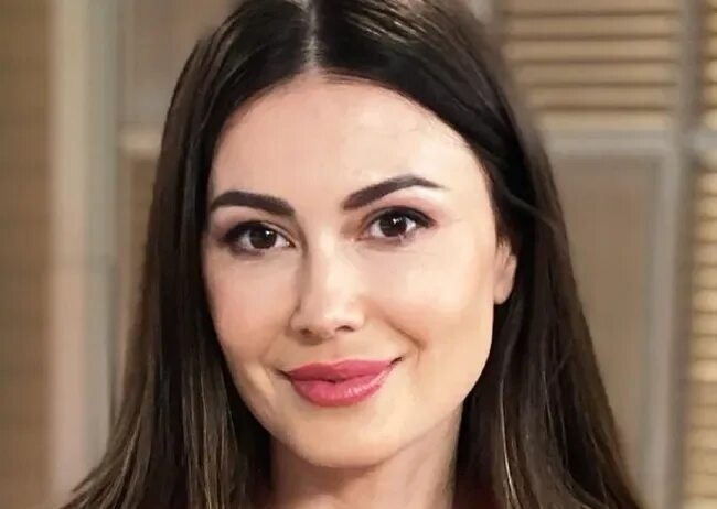 Бросил муж, а она нашла свое счастье с иностранцем и родила 4 дочерей. Как теперь живет телеведущая "Доброе утро" - Ольга Ушакова?