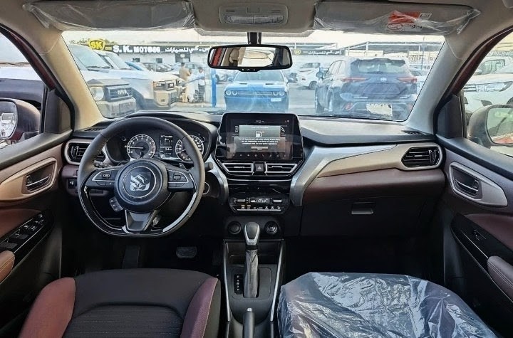 Suzuki Fronx салон
