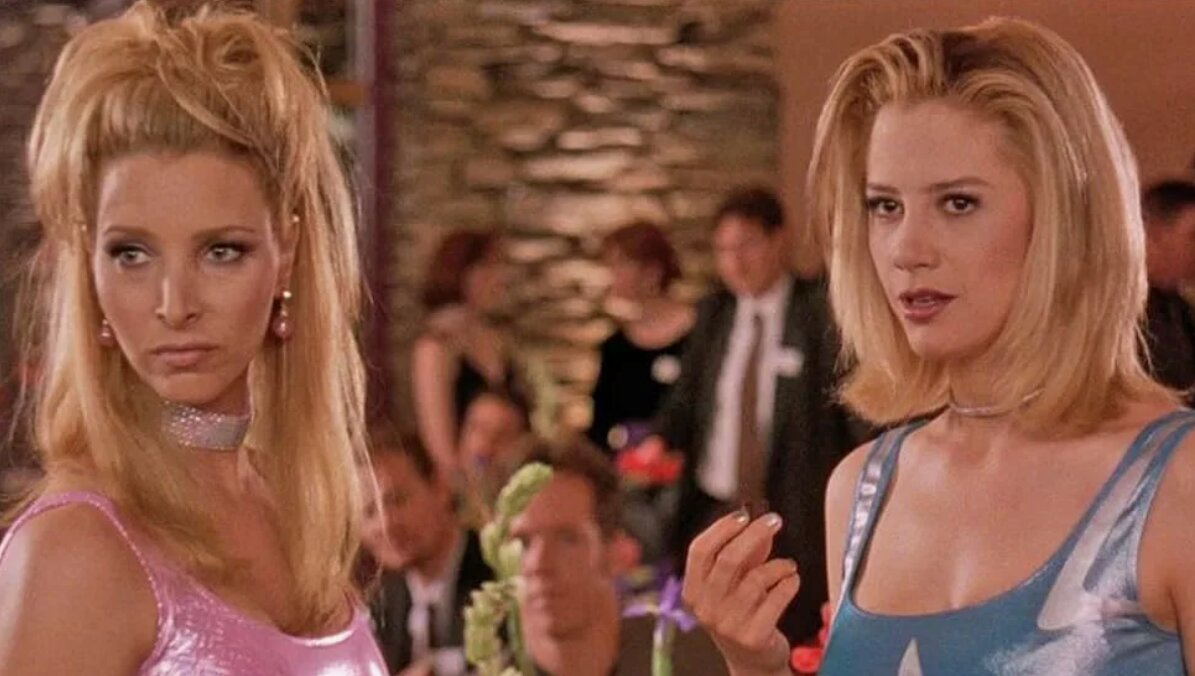    Кадр из фильма «Роми и Мишель на встрече выпускников» (Romy and Michele’s High School Reunion)