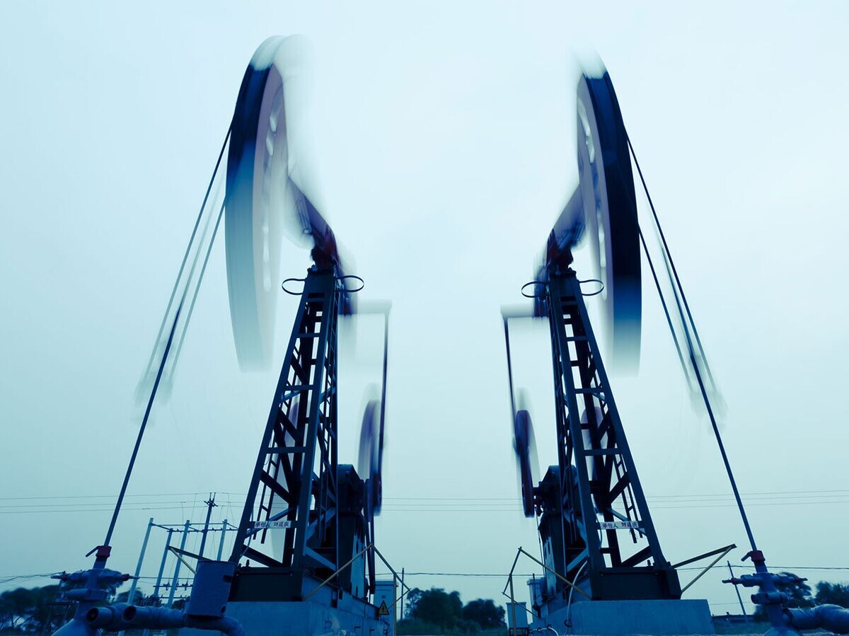    Нефтяные насосы© fotolia.com / ping han