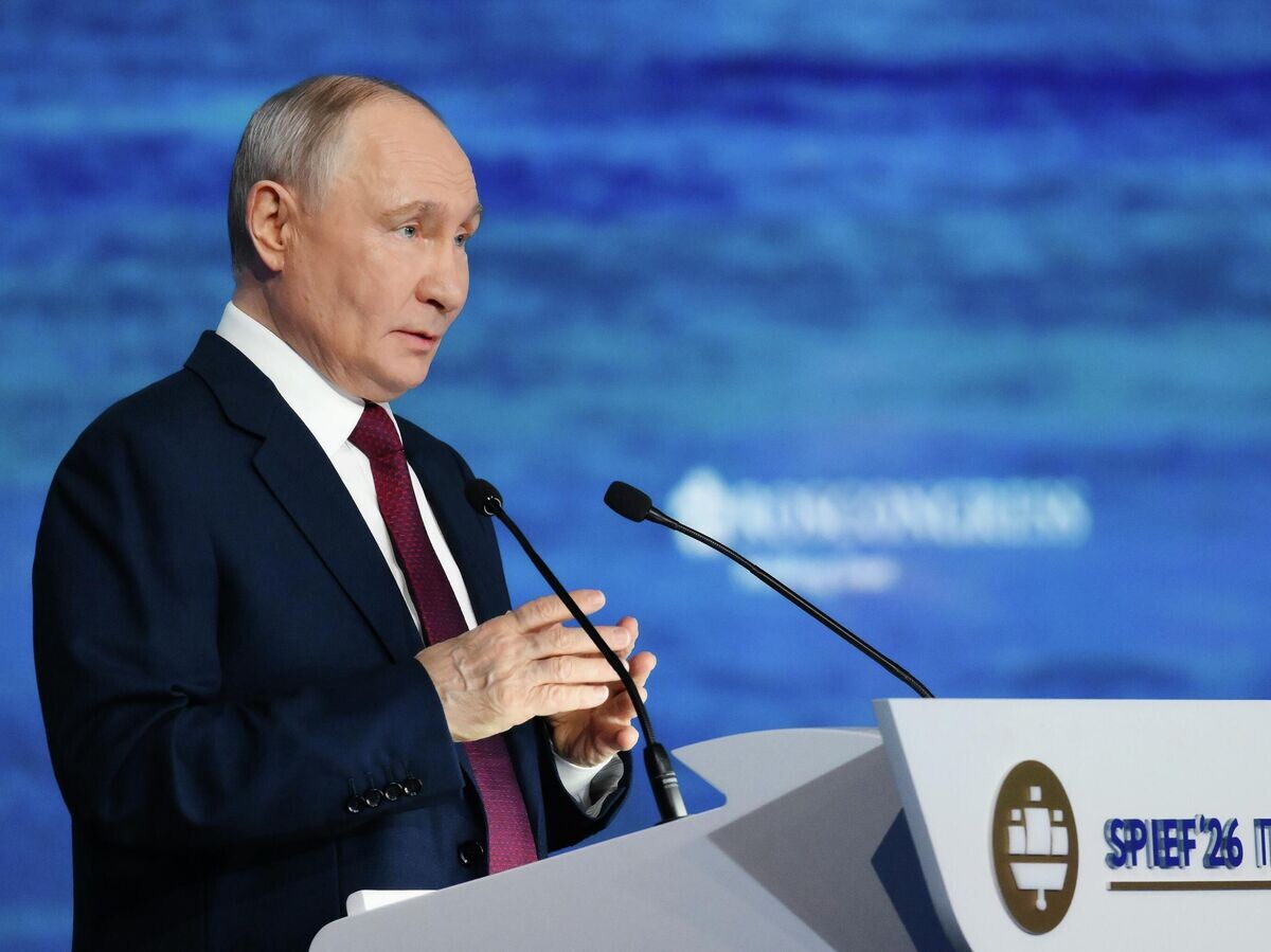    Президент РФ Владимир Путин выступает на пленарном заседании XXIX Петербургского международного экономического форума© РИА Новости . Григорий Сысоев
