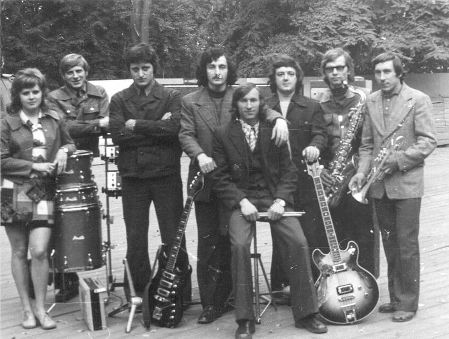 Школьные и студенческие ВИА 1970-80х  -  тот самый контекст, в котором «Урал» был не винтажем, а повседневной рабочей реальностью