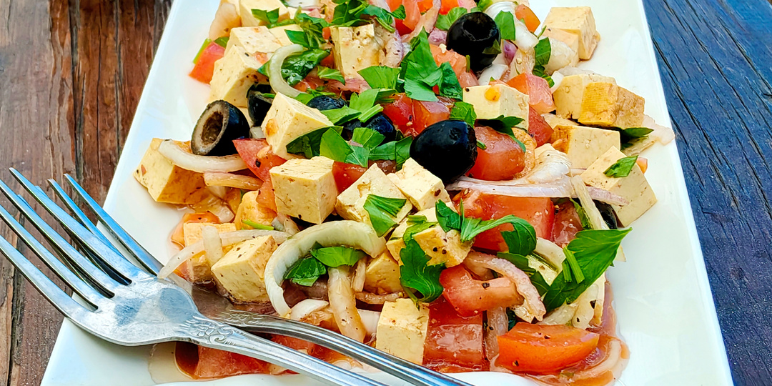 Салат с дымком для лёгкого летнего ужина