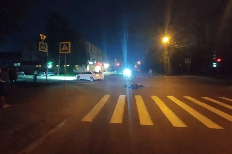    Подросток на мотоцикле попал в больницу после ДТП на улице Гоголя. Фото: ГАИ Новосибирска