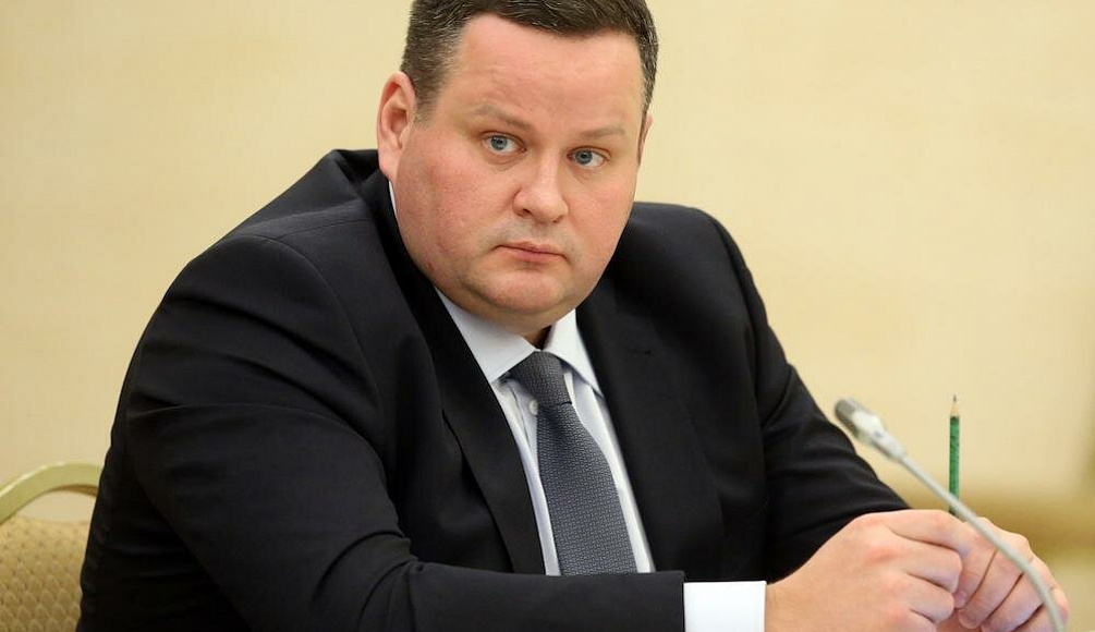 А вот это у нас министр труда...