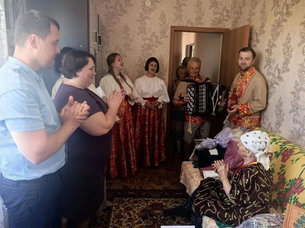   📷
