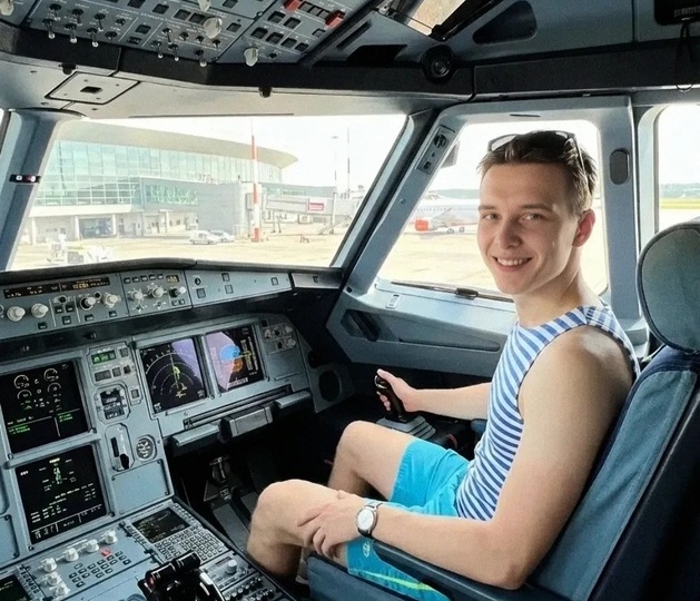​Можно ли побывать в кабине самолёта без блата и связей? ✈️