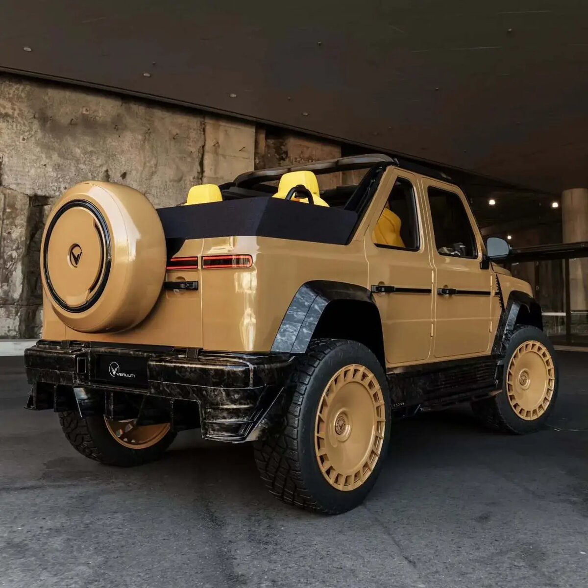   Mercedes G-Class   
Venuum