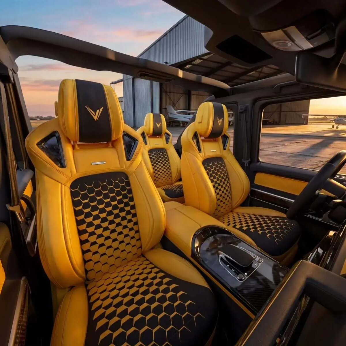    Mercedes G-Class   
Venuum