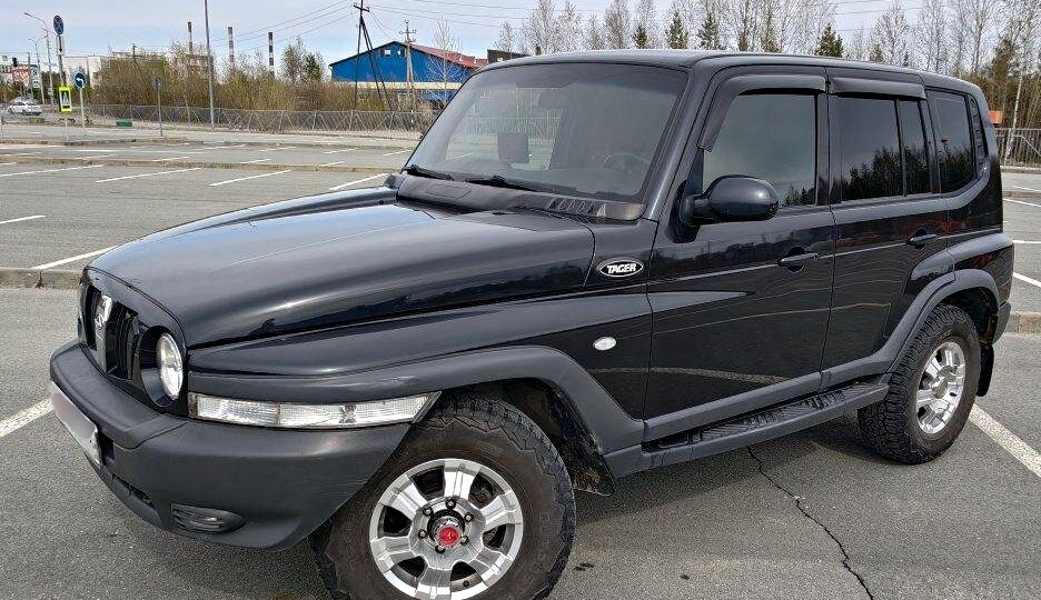 В Сургуте выставили на продажу редкий пятидверный внедорожник ТагАЗ Tager с копией мотора Mercedes