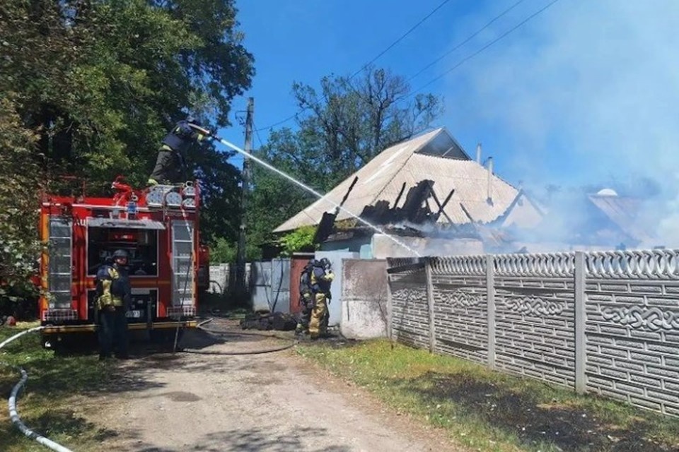    Менее чем за час спасатели локализовали пламя и не допустили дальнейшего распространения. ФОТО: МЧС России