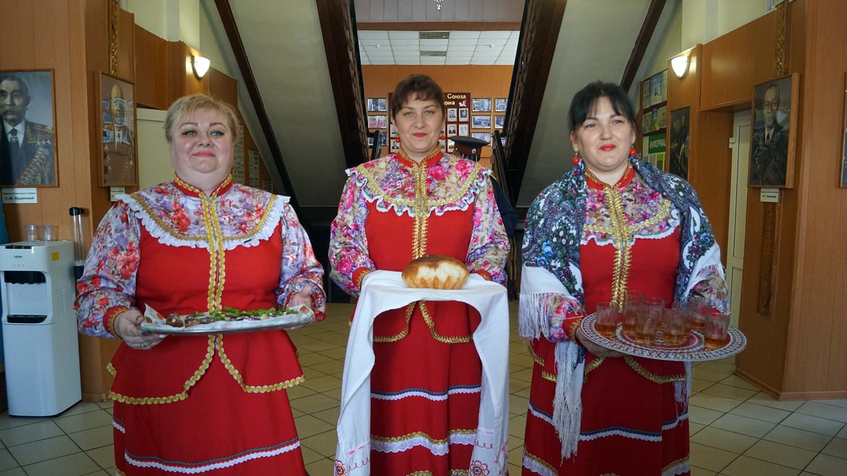 Казачий центр в Шацке работает по адресу Красная площадь, 26. Листайте, чтобы увидеть еще фото