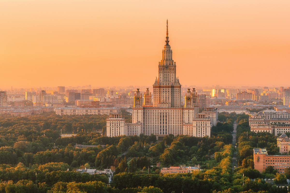МГУ имени Ломоносова. Фото: Anastasia Mazureva / Shutterstock.com