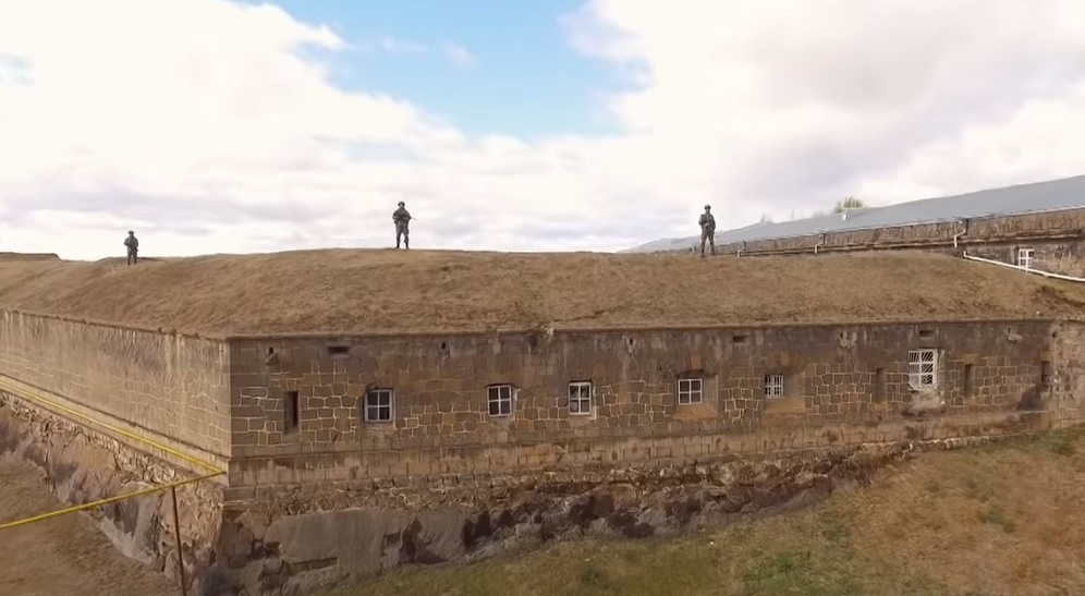 102-я военная база ВС РФ в Гюмри (https://rusarminfo.ru/2019/04/09/baza-rossii-v-armenii-strategicheskij-uzel-v-zakavkaze-pervyj-kanal-video/)