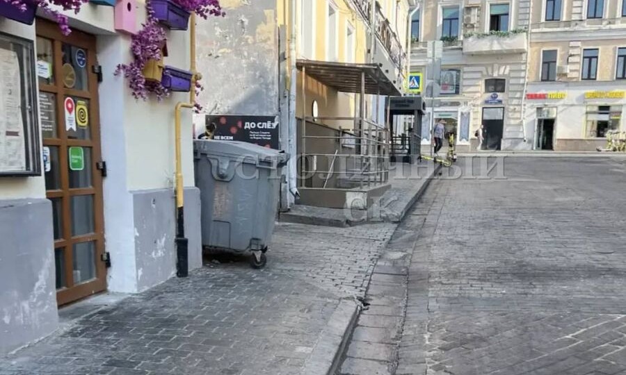 Приезжий с ножом напал на двух подростков в центре Москвы — оба с ранениями в больнице