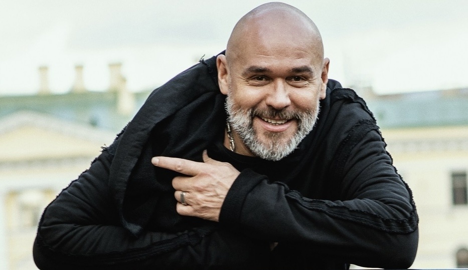 Почему в свои 50 не был женат и детей нет - актер Максим Аверин!