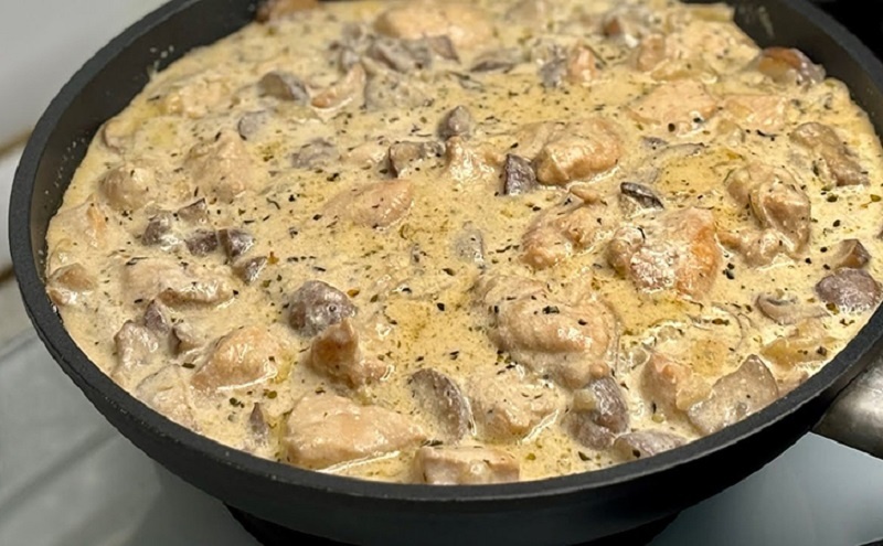 Грибная подлива к мясу и курице: универсальный рецепт, который делает любое блюдо особенным 