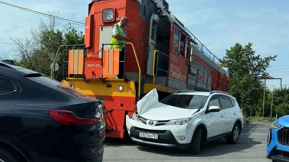    Очевидцы успели снять место ДТП.   Тг «Ростов Новости»