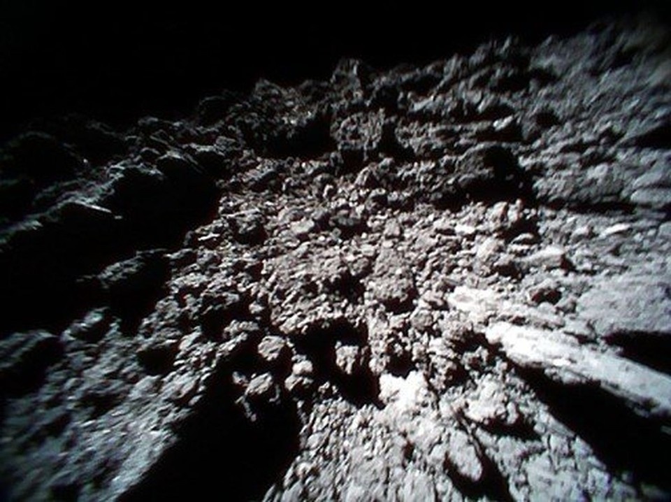   Два крупных астероида размером с самолет приближаются к Земле. Фото: jaxa.jp/Global Look Press