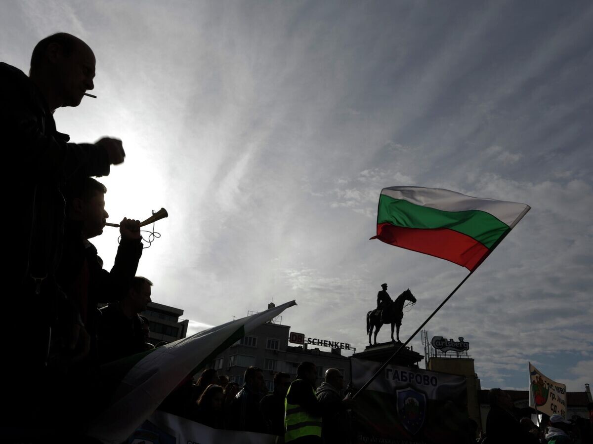    Участники акции протеста в Софии, Болгария | © AP Photo / Valentina Petrova