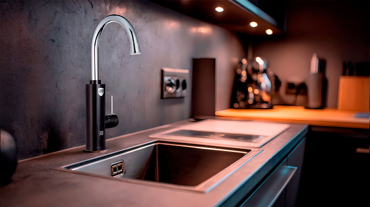 Проточный электрический водонагреватель Royal Thermo QuickTap