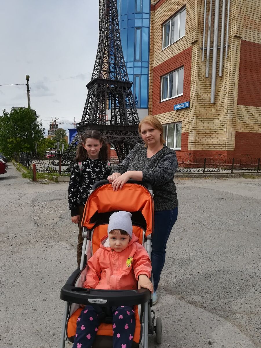 Лет пять или шесть назад гуляли рядом...