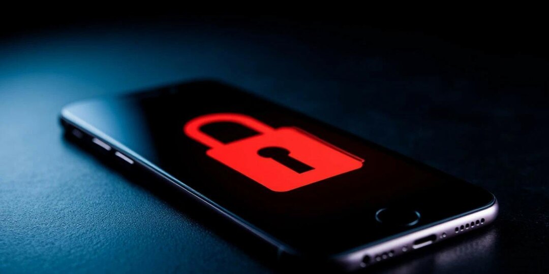Телефон изъяли на обыске. Что следователь может найти — и как защититься заранее