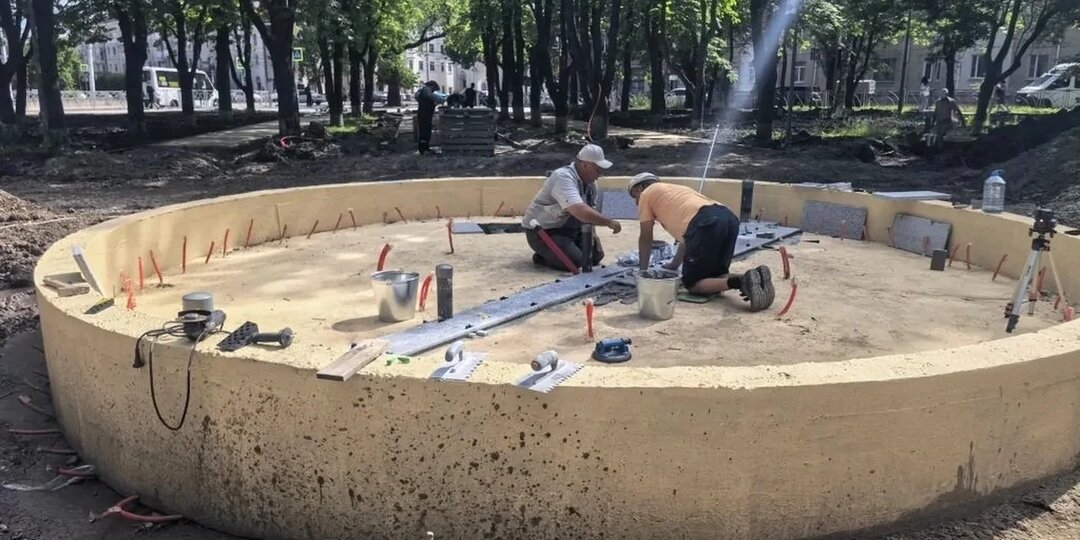 В Ставрополе начали облицовку фонтана в сквере на проспекте К. Маркса