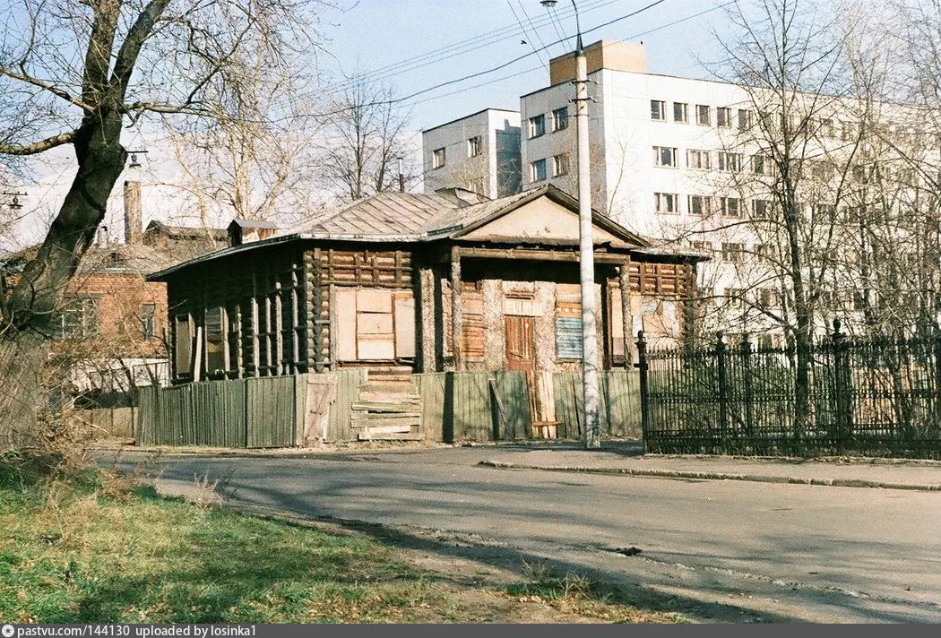 Фото из открытых источников. Средний Трёхгорный переулок. Дом Верещагиной 1986.