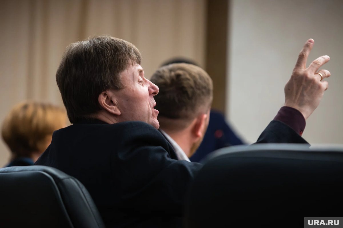     Депутат думы Сургут Виктор Рябчиков намерен пойти на выборы самовыдвиженцем