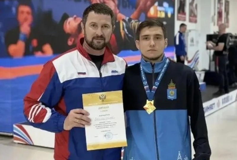 Астраханец взял золото на чемпионате России по греко-римской борьбе