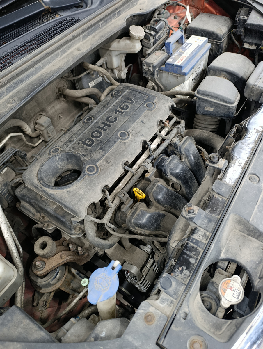 Подкапотное пространство Kia Sportage 2013 2.0 G4KD