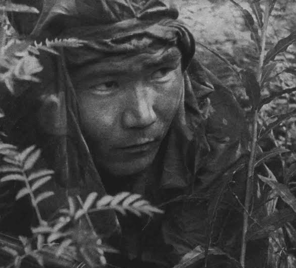 Немец сделал зарядку и запел песню, но зайдя в блиндаж, остолбенел: он и подумать не мог, кто всего в 15 метрах всю ночь был рядом